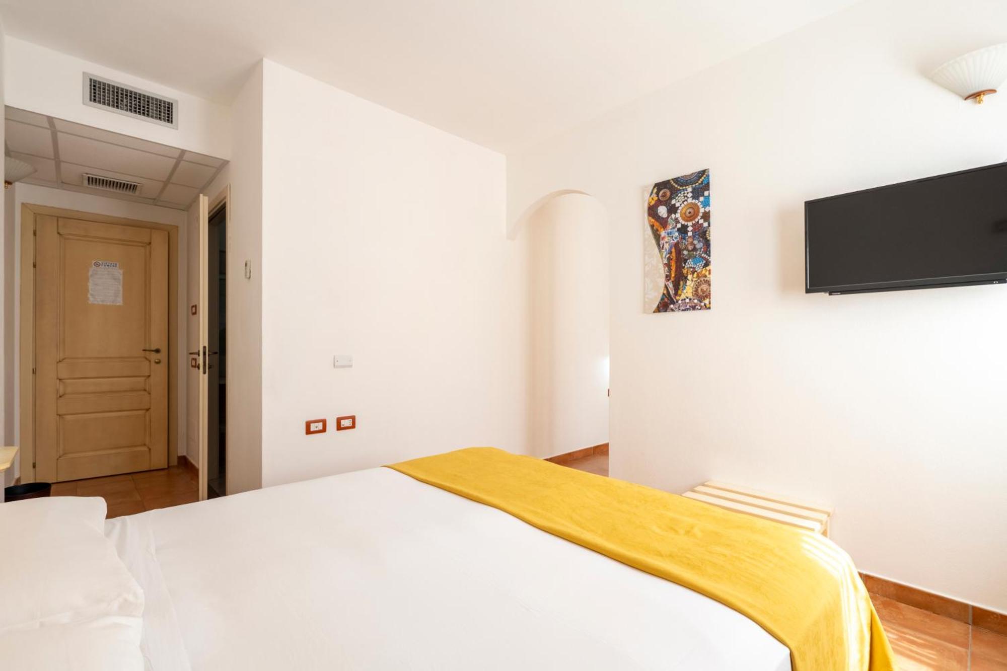 Hotel Marie Claire Lanusei Εξωτερικό φωτογραφία